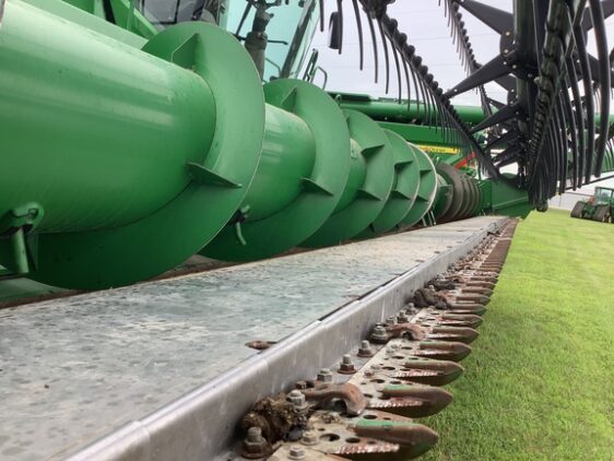 2017 John Deere 630F - Image 6