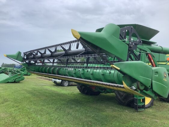 2017 John Deere 630F