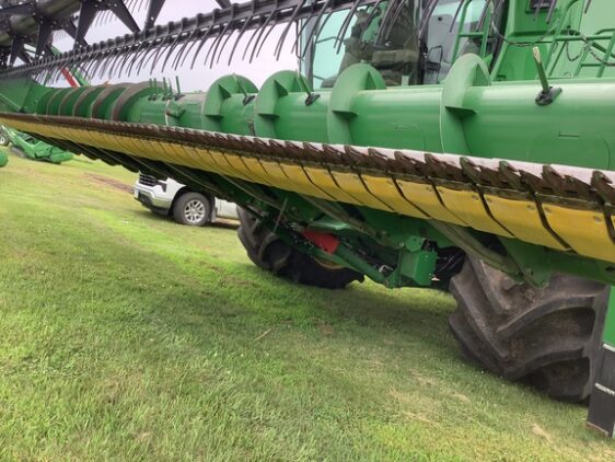 2017 John Deere 630F - Image 7