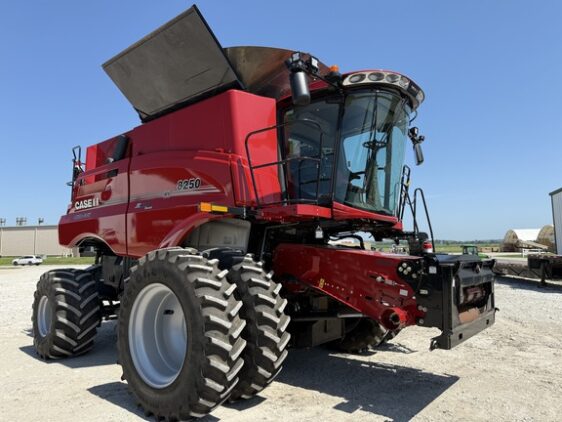 2024 Case IH 8250 - Image 3