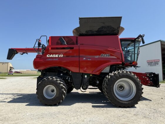 2024 Case IH 8250 - Image 4