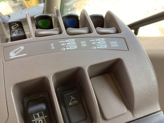 2015 John Deere 6125R - Image 12