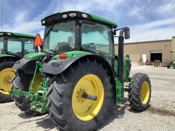 2015 John Deere 6125R - Image 3