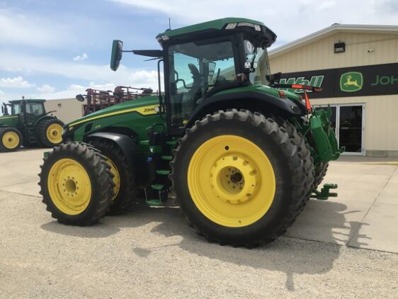 2022 John Deere 8R 370 - Image 7