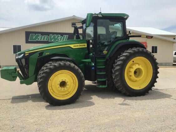 2022 John Deere 8R 370