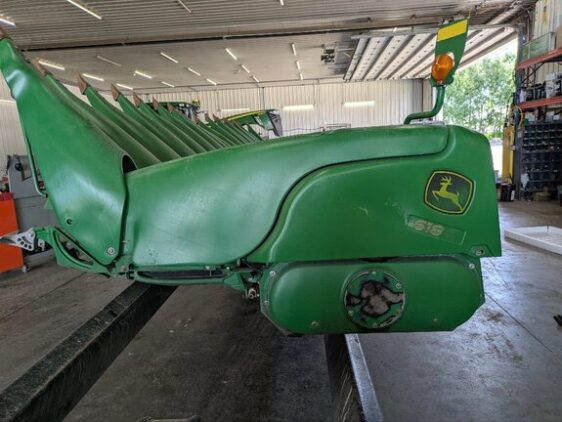 2014 John Deere 618C - Image 12