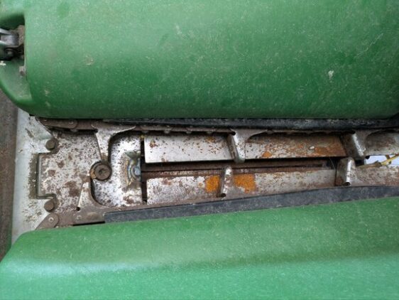 2014 John Deere 618C - Image 8