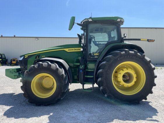 2024 John Deere 8R 370 - Image 3