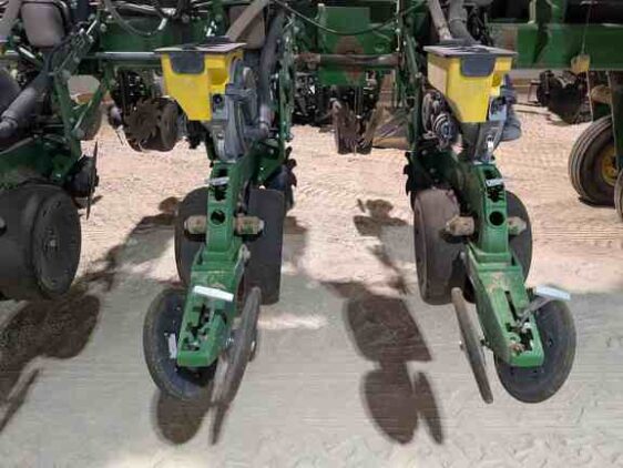 2015 John Deere 1775NT - Image 23