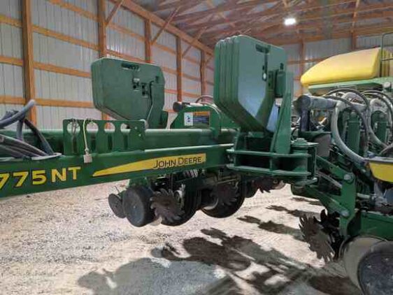 2015 John Deere 1775NT - Image 3