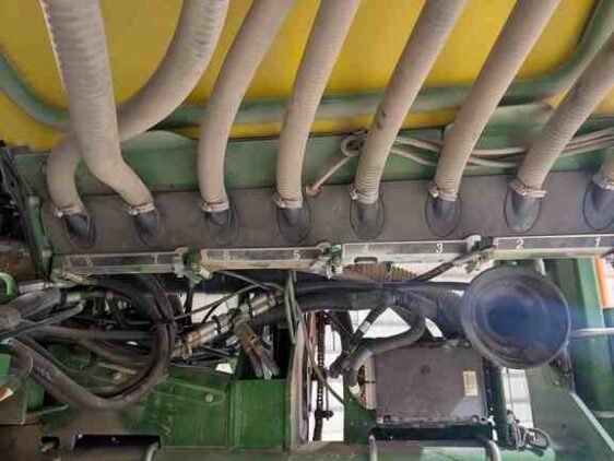2015 John Deere 1775NT - Image 16