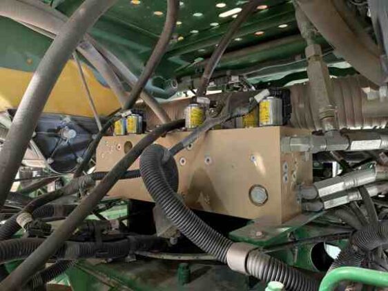 2015 John Deere 1775NT - Image 32