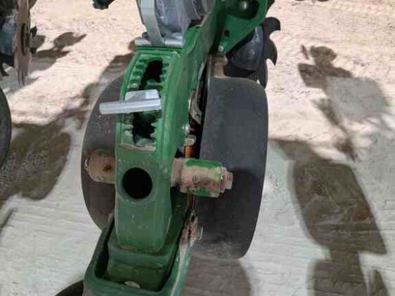 2015 John Deere 1775NT - Image 28