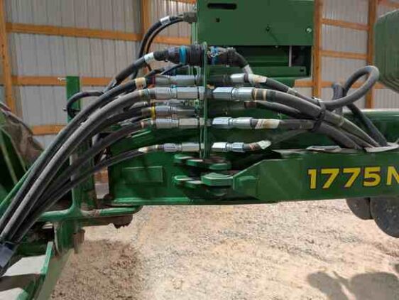2015 John Deere 1775NT - Image 8