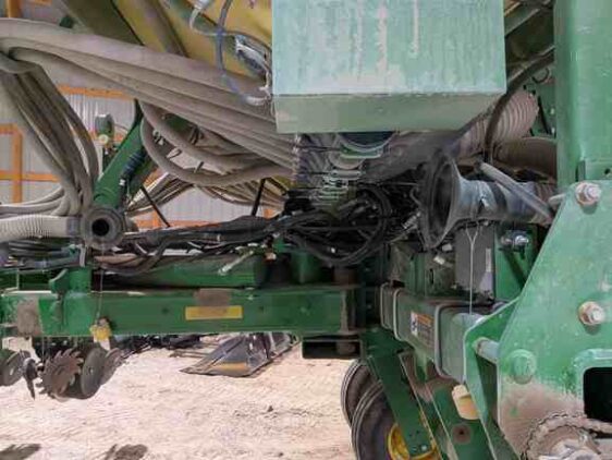 2015 John Deere 1775NT - Image 21