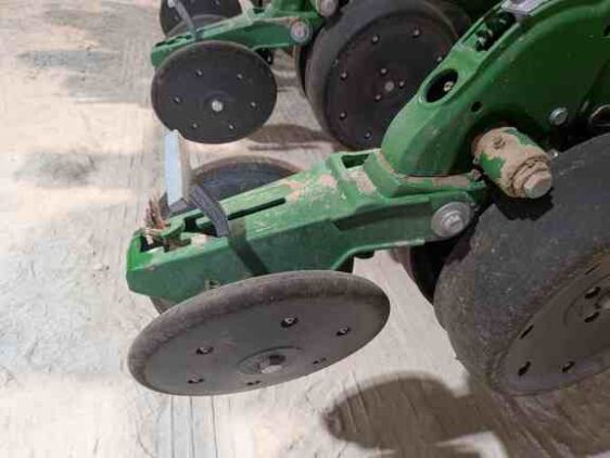 2015 John Deere 1775NT - Image 27