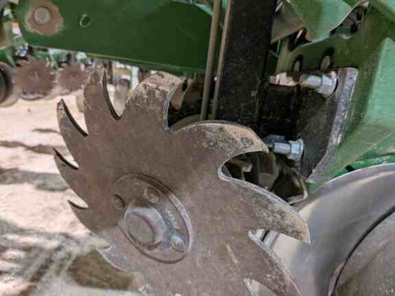 2015 John Deere 1775NT - Image 38