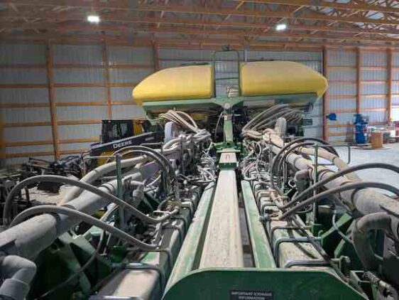 2015 John Deere 1775NT - Image 6
