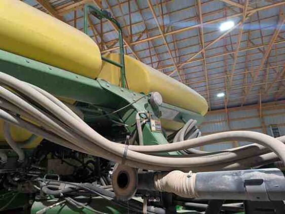 2015 John Deere 1775NT - Image 7