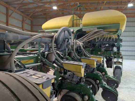 2015 John Deere 1775NT - Image 5