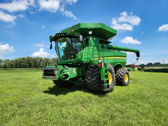 2018 John Deere S780 - Image 2