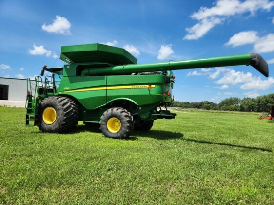 2018 John Deere S780 - Image 11