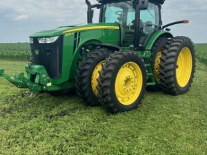 2011 John Deere 8235R