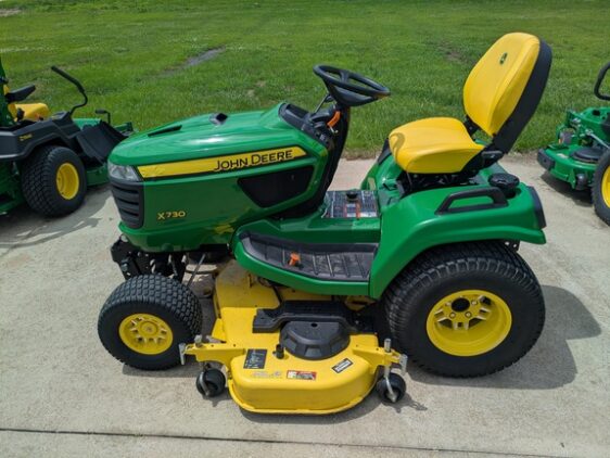 2019 John Deere X730 - Image 2