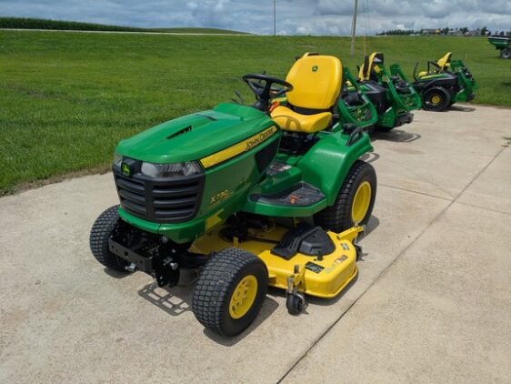 2019 John Deere X730