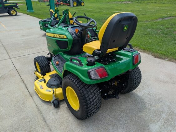 2019 John Deere X730 - Image 3