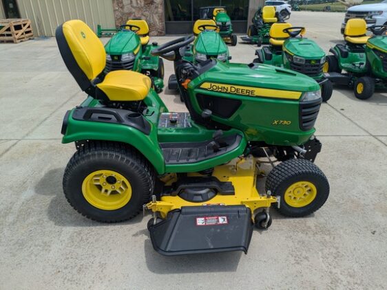 2019 John Deere X730 - Image 6