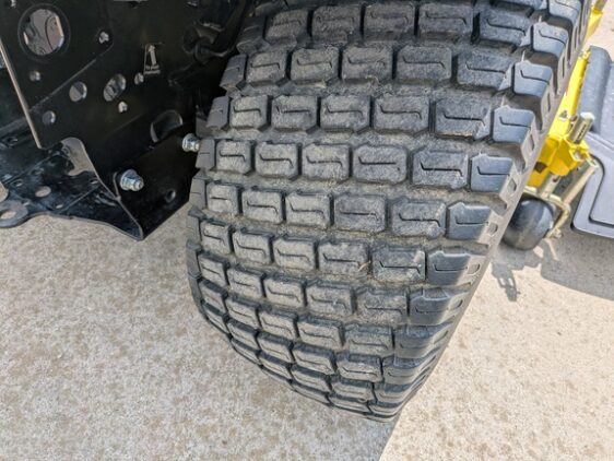 2019 John Deere X730 - Image 20