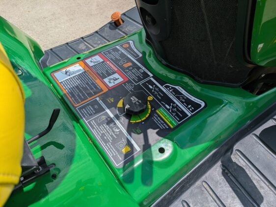 2019 John Deere X730 - Image 16