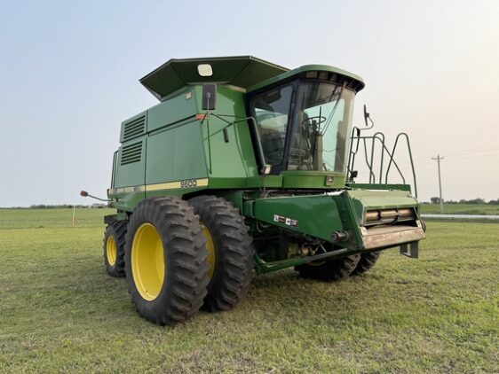 1993 John Deere 9600 - Image 4