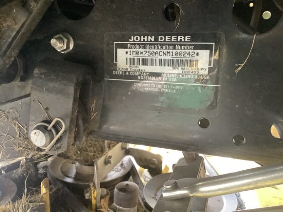 2022 John Deere X750 - Image 7