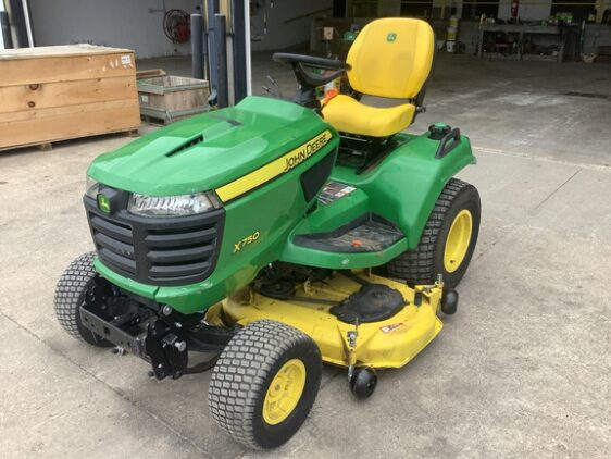 2022 John Deere X750