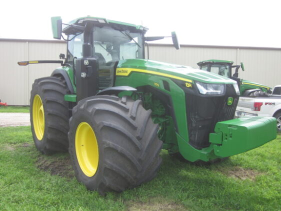 2024 John Deere 8R 370 - Image 2
