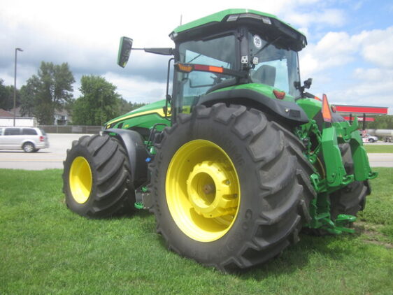 2024 John Deere 8R 370 - Image 4