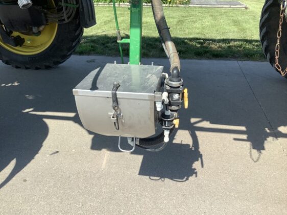 2017 John Deere R4038 - Image 7