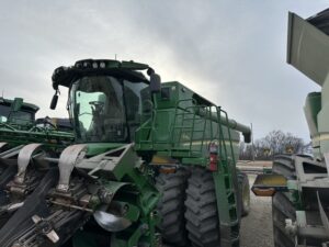 2023 John Deere S790