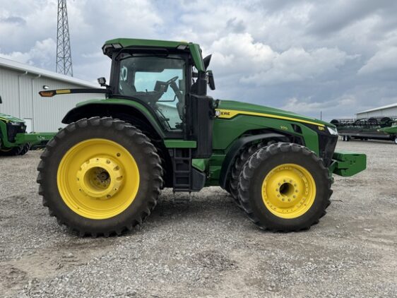 2024 John Deere 8R 370 - Image 2
