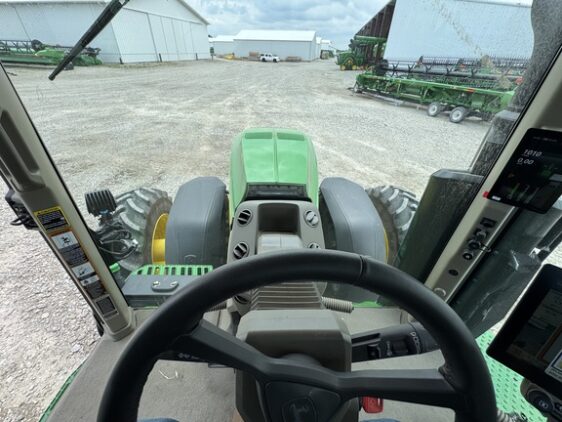 2024 John Deere 8R 370 - Image 16