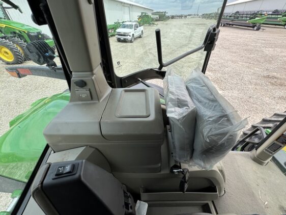 2024 John Deere 8R 370 - Image 14