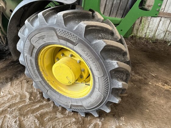 2009 John Deere 7230 Cab - Image 41