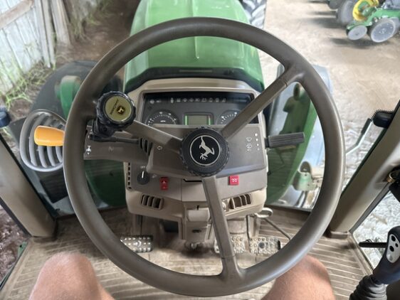 2009 John Deere 7230 Cab - Image 16