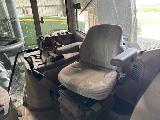 2009 John Deere 7230 Cab - Image 17