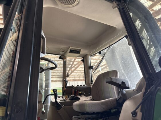 2009 John Deere 7230 Cab - Image 20