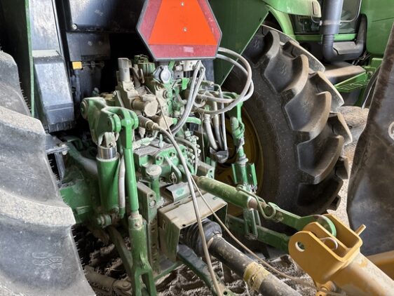 2009 John Deere 7230 Cab - Image 32