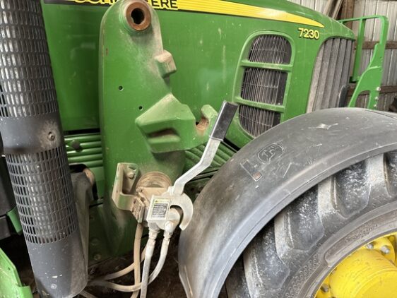 2009 John Deere 7230 Cab - Image 13