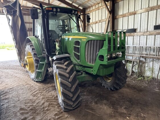 2009 John Deere 7230 Cab - Image 12